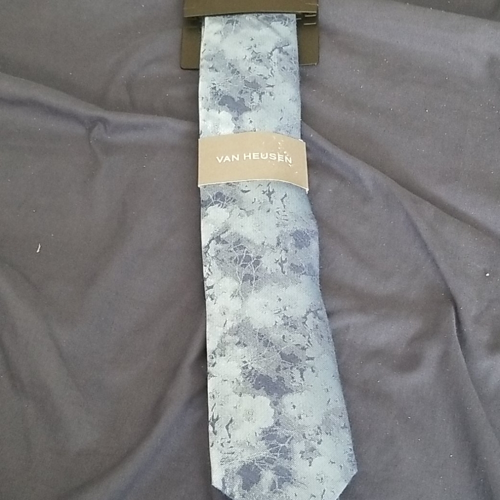 Blue Van Heusen tie